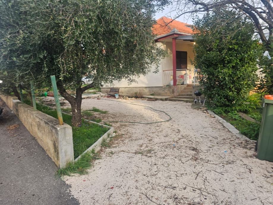 Prodaje se kuća s okućnicom na Bokanjcu (prodaja)