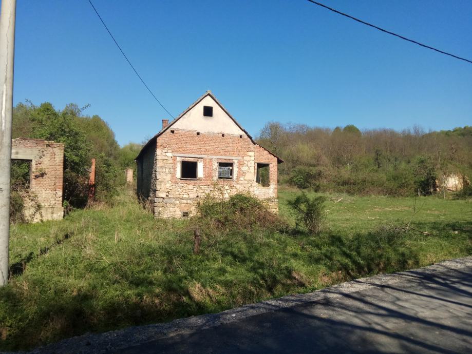 Prodajem kuću sa 19 jutara zemlje (oranice, šume i livade)