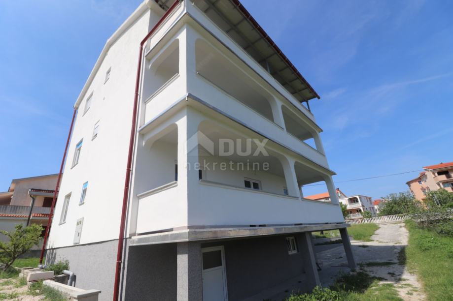 RAB, LOPAR- uređeni apartman na odličnoj lokaciji (prodaja)