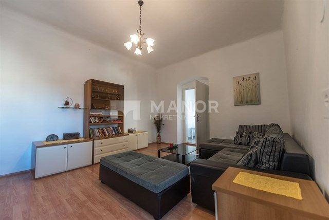 RIJEKA, CENTAR - 2S+DB, novi krov i fasada, 70 m2 (prodaja)