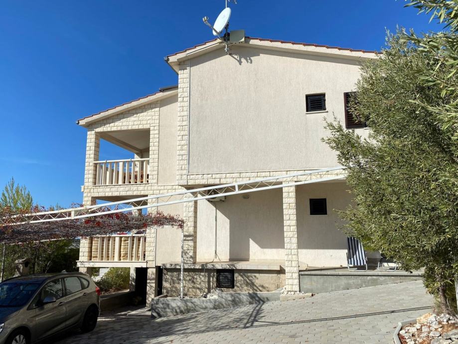 Rogoznica, samostojeća  kuća s apartmanima, prodaja (prodaja)