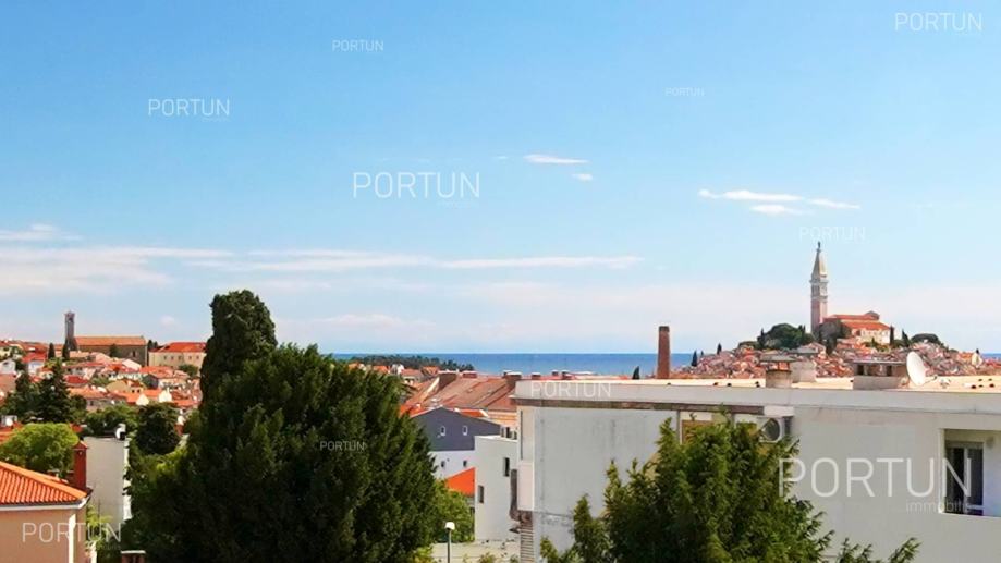 Rovinj, dvosoban stan s pogledom na more (prodaja)