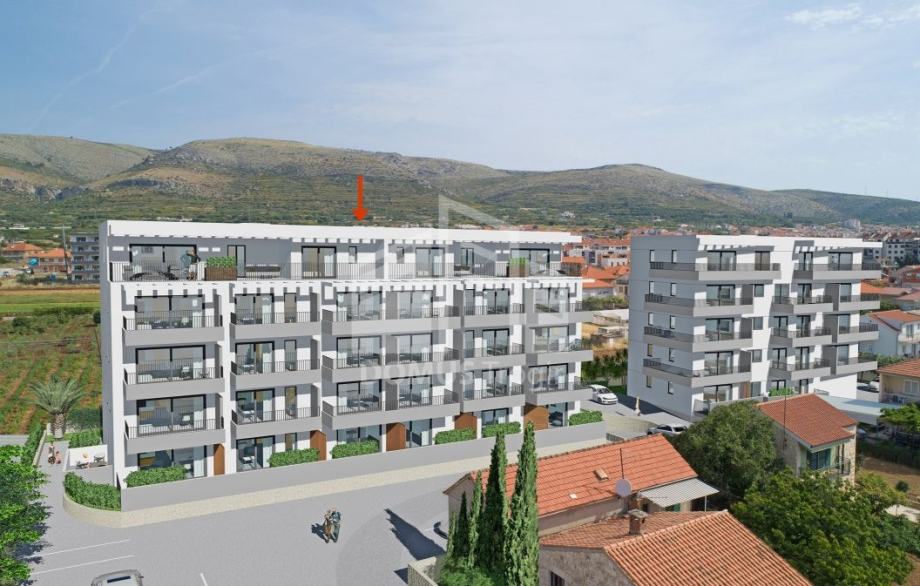 SEGET DONJI*** Trosobni stan na četvrtom katu, 200 m od mora, 98,78 m2 (prodaja)