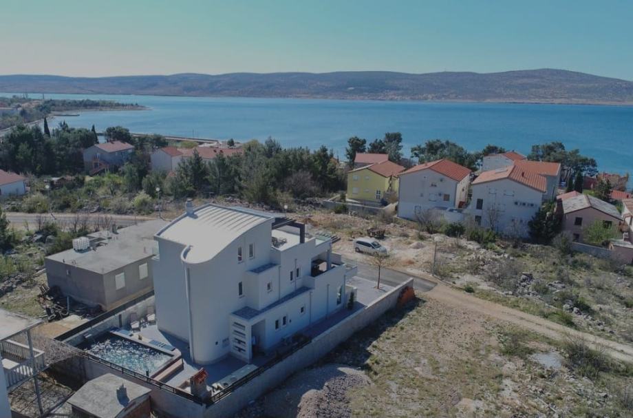 Seline, luksuzna vila s bazenom i panoramskim pogledom na more (prodaja)