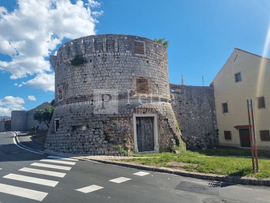 Senj, kula u centru grada! (prodaja)