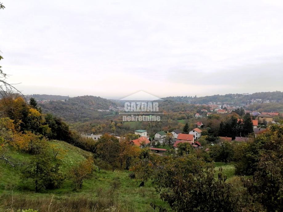 ŠESTINE - građevinsko zemljište 895m2 sa pogledom na grad