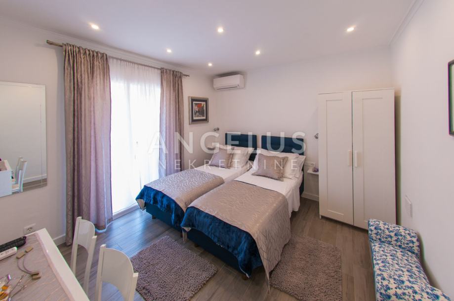 Split, centar - uređeni apartmani u Dioklecijanovoj palači (prodaja)