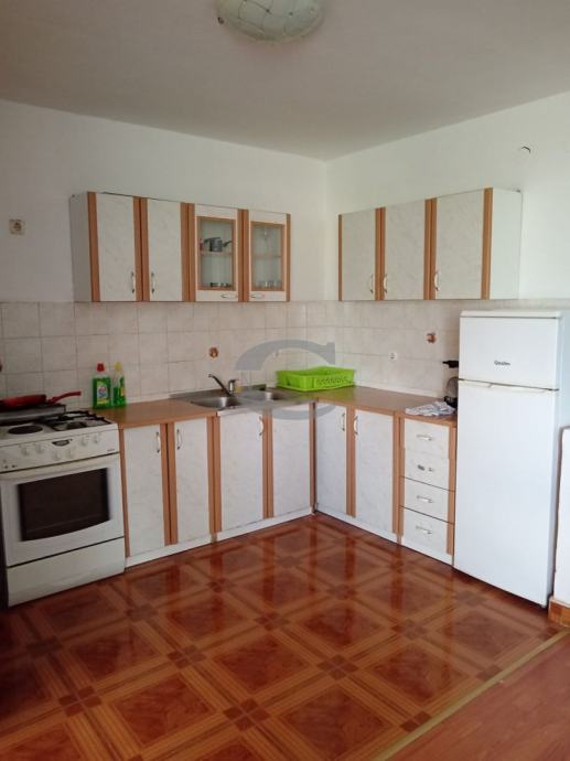 STAN, RIJEKA, ČAVLE, 2S+DB, 100 M2, 200€/PO RADNIKU (iznajmljivanje)