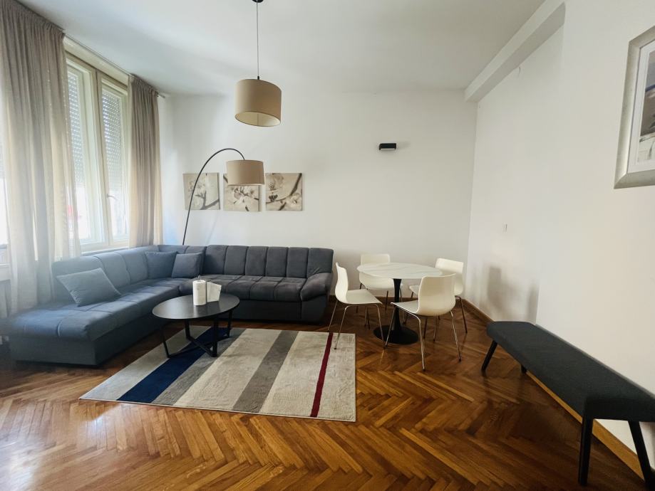 Trg bana Jelačića, kompletno namješten stan, 40m2 (iznajmljivanje)