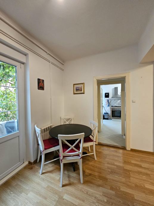 Zagreb (Maksimir), 2- soban stan 52 m2 + balkon + spremište- NAMJEŠTEN (prodaja)