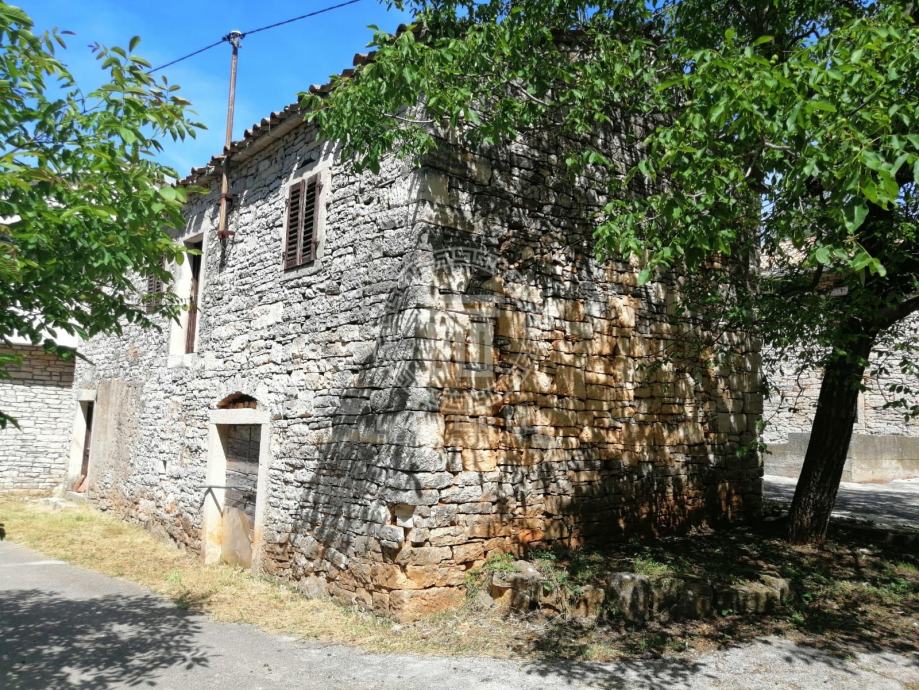 Stara kamena kuća u okolici Žminja (prodaja)