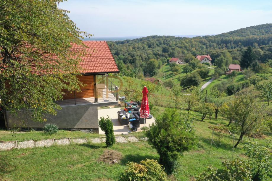 Predivna Vikend Kuća s Pogledom na Prirodu u Blizini Karlovca (prodaja)