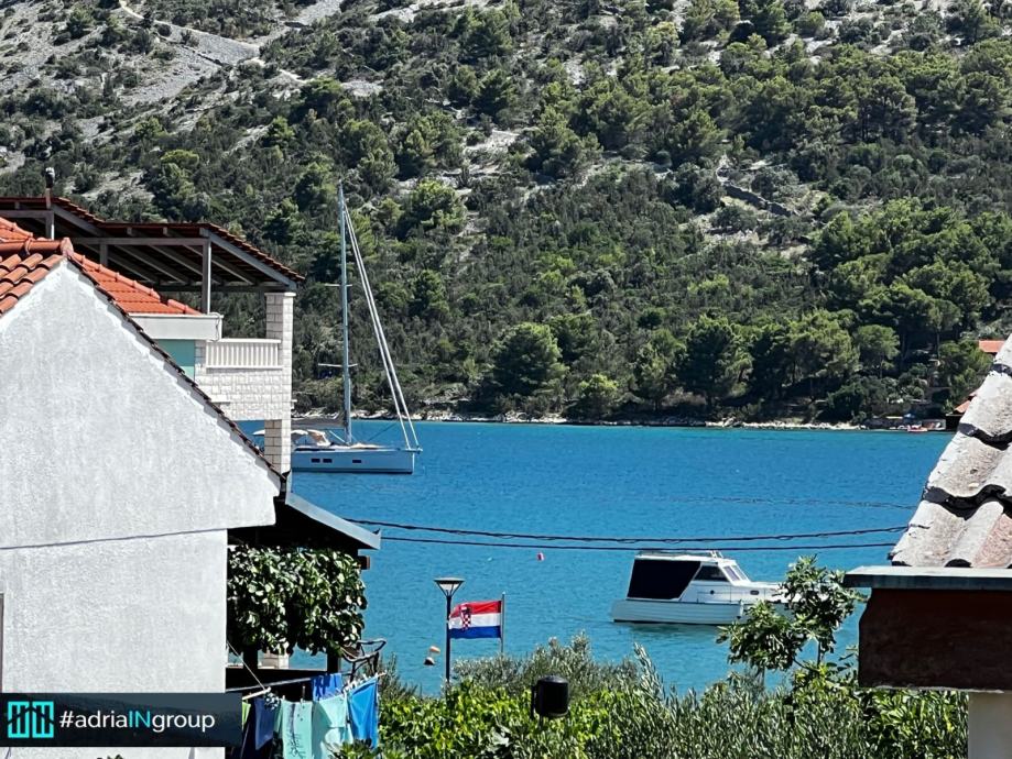 Vinišće, 90metara od plaže / pogled / 6 apartmana / VIDEO -čitaj tekst (prodaja)