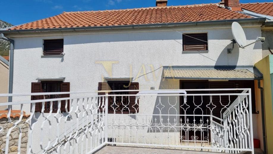 Novi Vinodolski/Bribir,mogućnost izvedbe 3 apartmana ili kuće za odmor (prodaja)