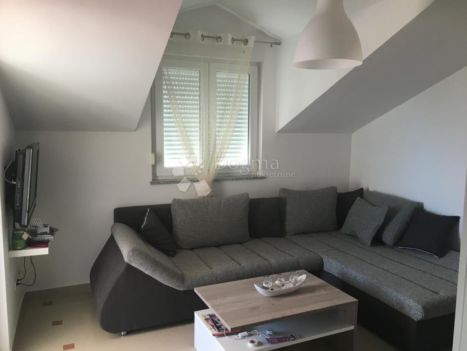 VODICE - moderno namješten apartman 46,09 m2