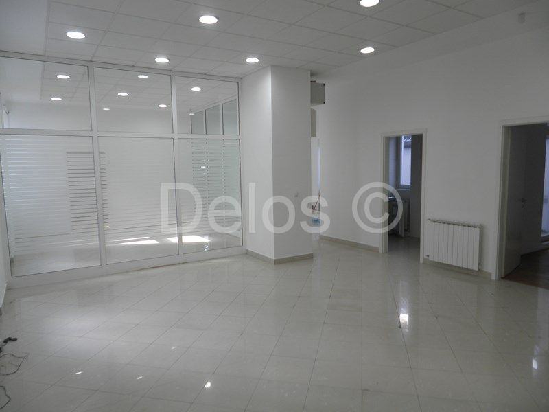 VODNIKOVA URED 142 M2, 1000 EUR NAJAM (iznajmljivanje)