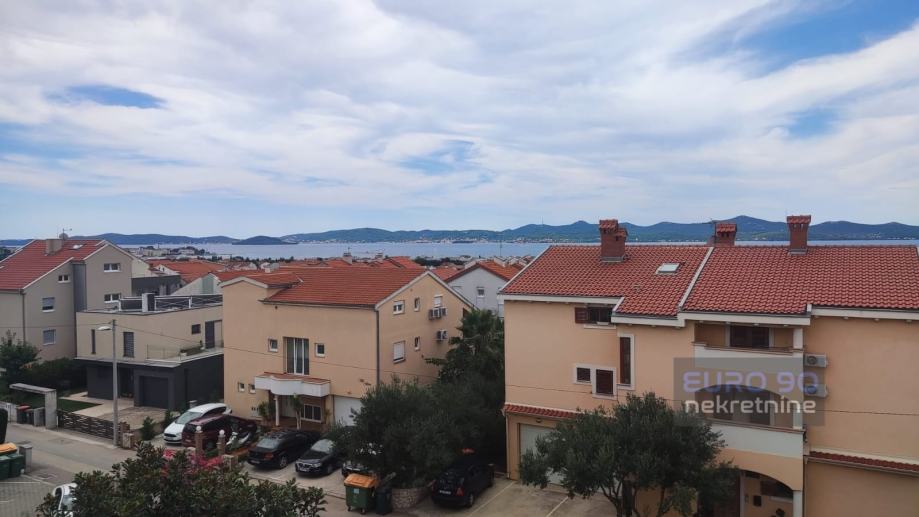 ZADAR/BORIK-VELIKA KUĆA S 8 APARTMANA, NAMJEŠTENA ,SA POGLEDOM NA MORE (prodaja)