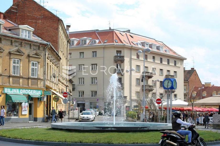 Zagreb, Britanski trg, luksuzan dvosoban stan NKP 70 m2, garaža, NOVOG (prodaja)