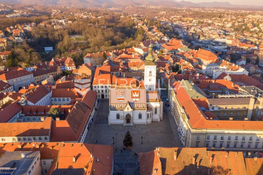 Zagreb, Gornji grad, jedinstven peterosoban stan 221 m2 (prodaja)