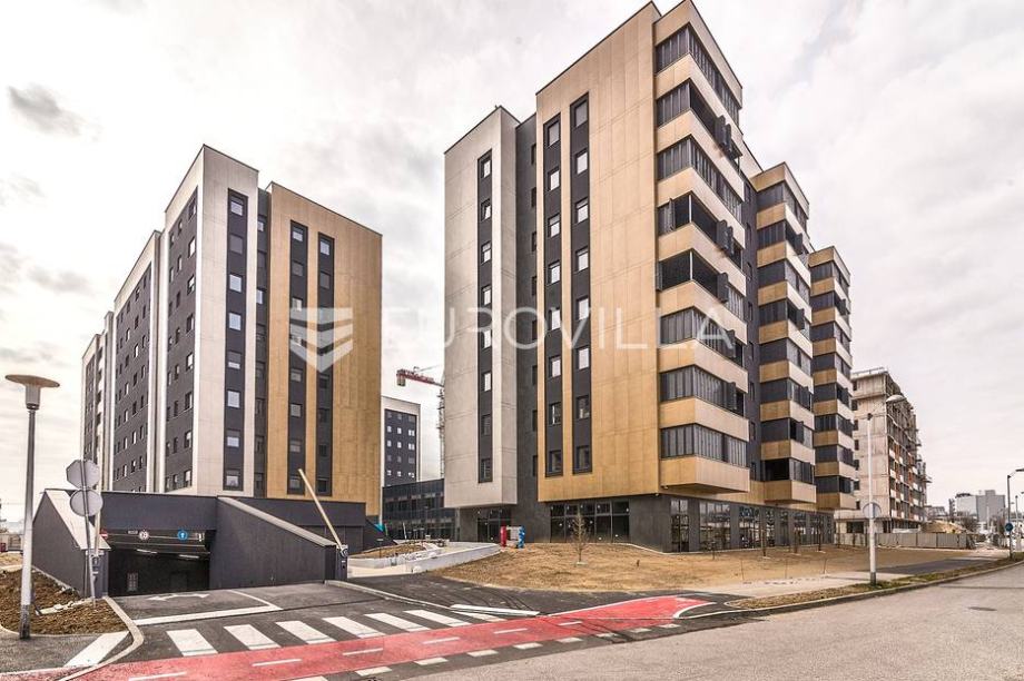 Zagreb, Heinzelova, VMD novogradnja, četverosoban penthouse + 2 GPM (iznajmljivanje)