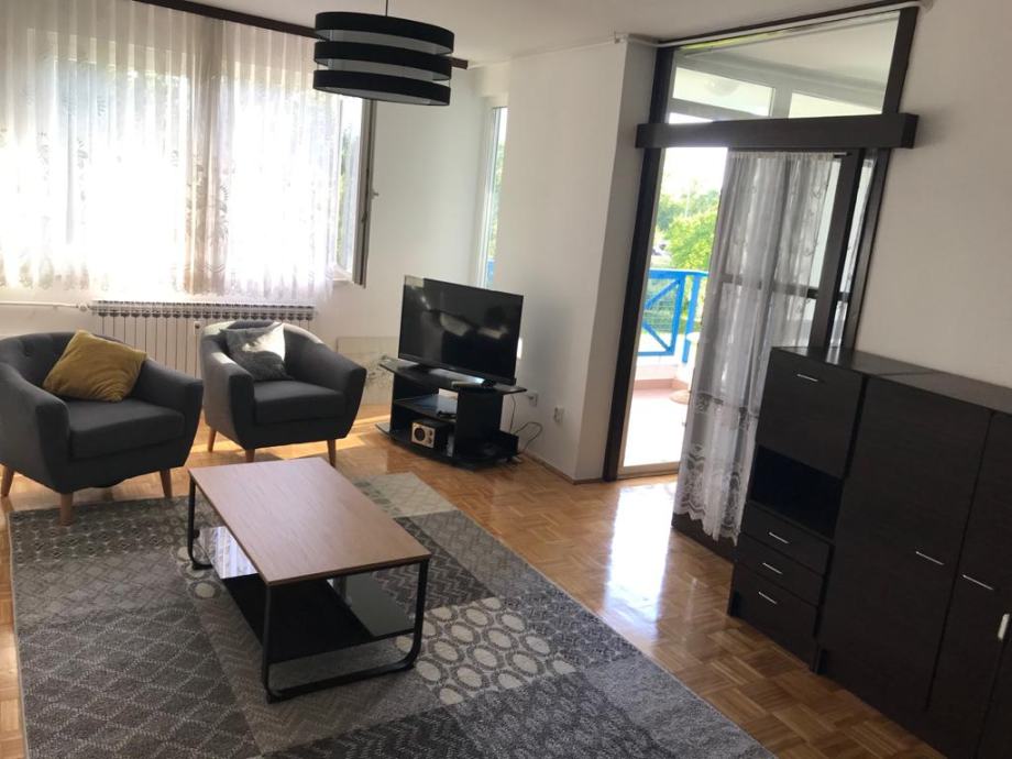 Zagreb (Jarun), 80 m2+8m2 loggia, pogled direktno na jezero, (iznajmljivanje)