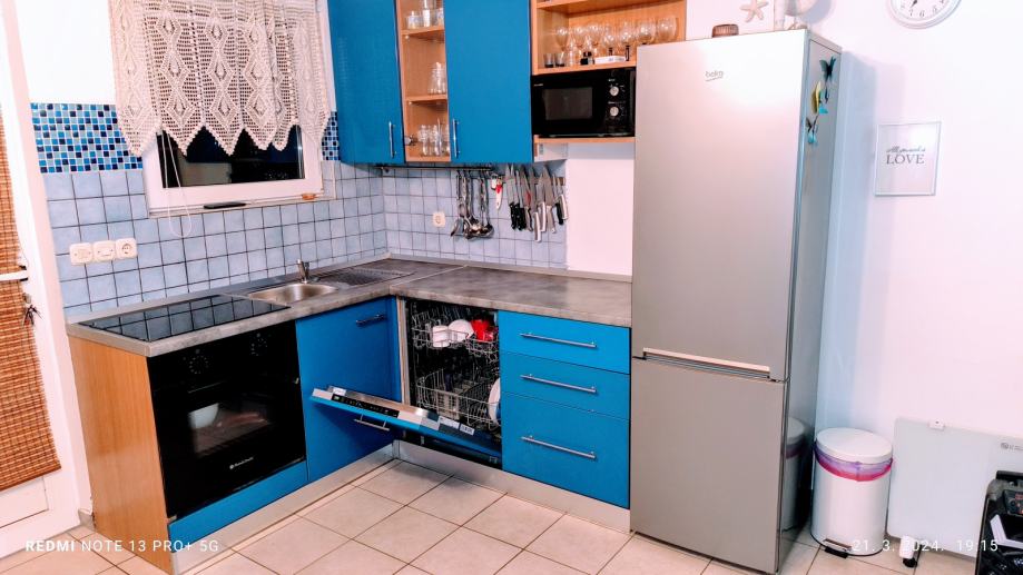 Zaton,apartman sa urednim papirima i uporabnom dozvolom u blizini mora