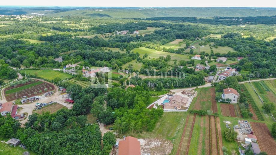 Žminj, okolica - prekrasno zemljište u manjem selu