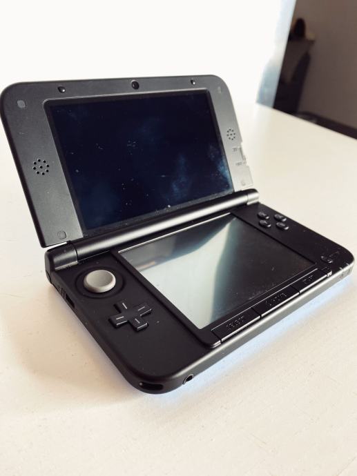 NINTENDO 3DS XL + POKEMON SUN + POKEMON X + SONIC BOOM