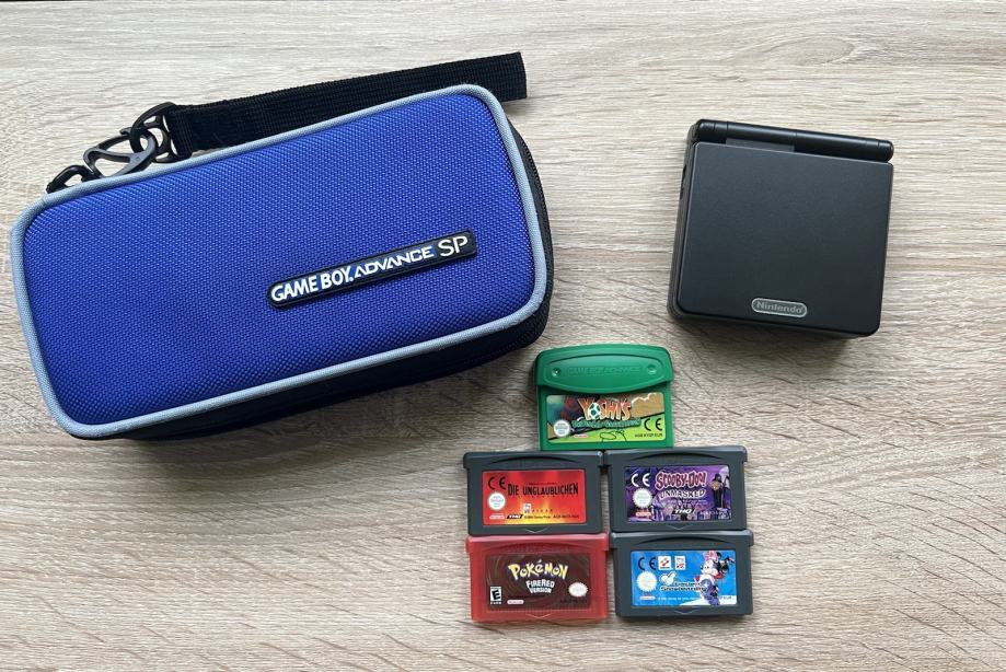 Game Boy Advance SP (GBA SP) black, 3 inch IPS display + igrice