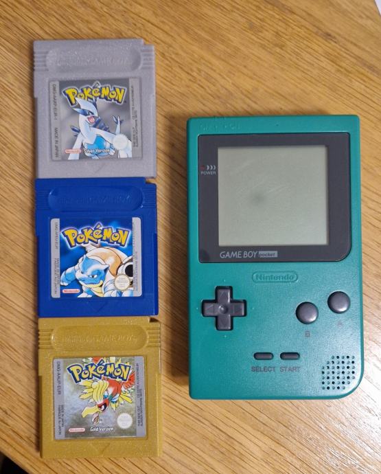 Nintendo Game Boy Pokemon Blue,Silver,Gold