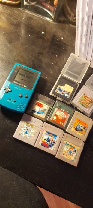 Nintendo Gameboy Color ispravan + igrice