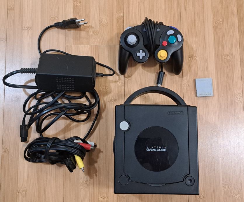 Nintendo GameCube konzola + igra + memorijska kartica