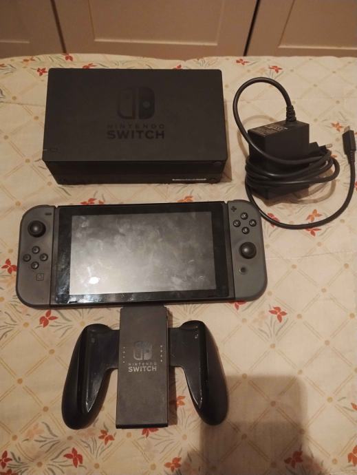 Nintendo Switch + 128 GB Micro SD