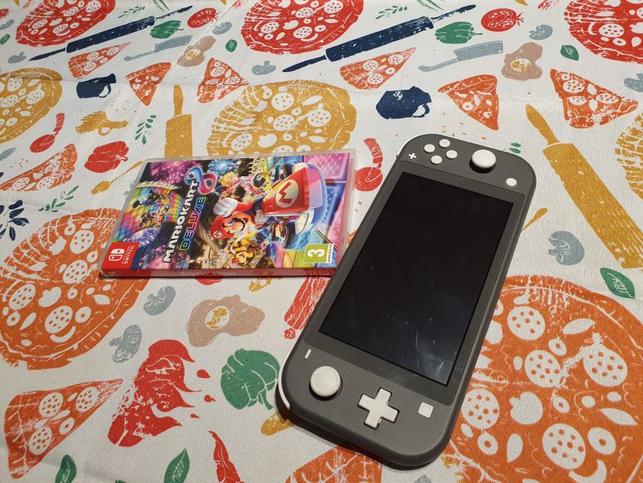 Nintendo switch lite + Mariokart deluxe 8