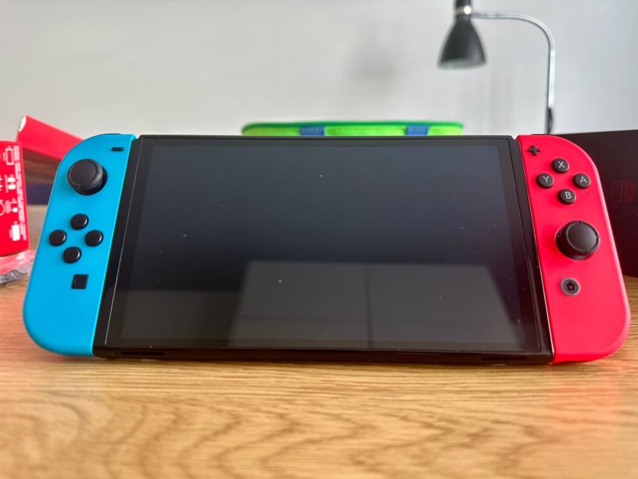 Nintendo Switch OLED (onaj zadnji model)