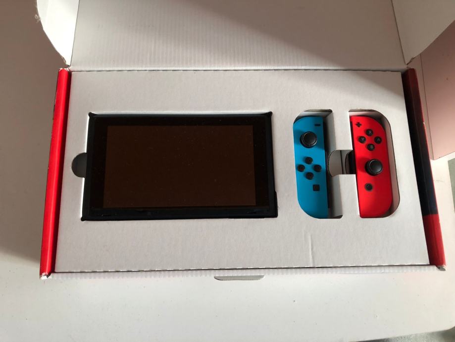Nintendo Switch Red & Blue