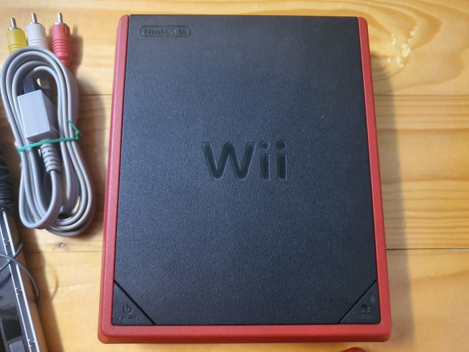 Nintendo Wii mini + 3 igre