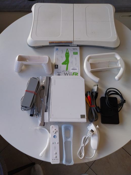 Nintendo Wii Softmod sa 45 Igara +Nintendo wii balance board