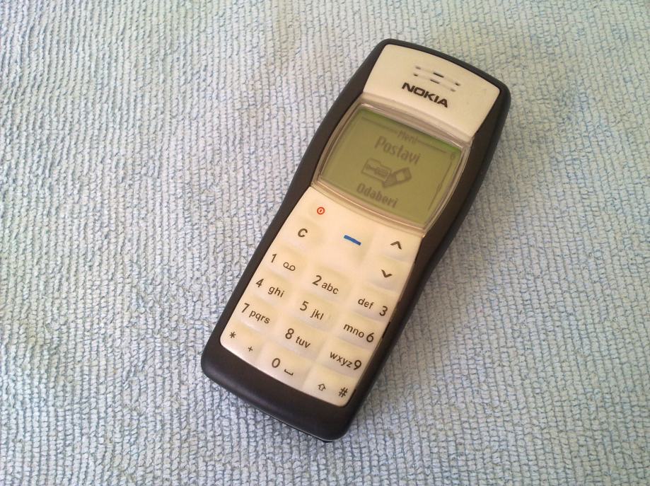 Nokia 1100 не заряжается