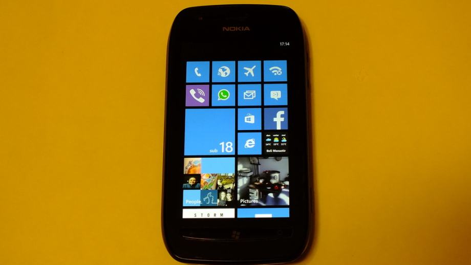 Nokia lumia 710 не включается