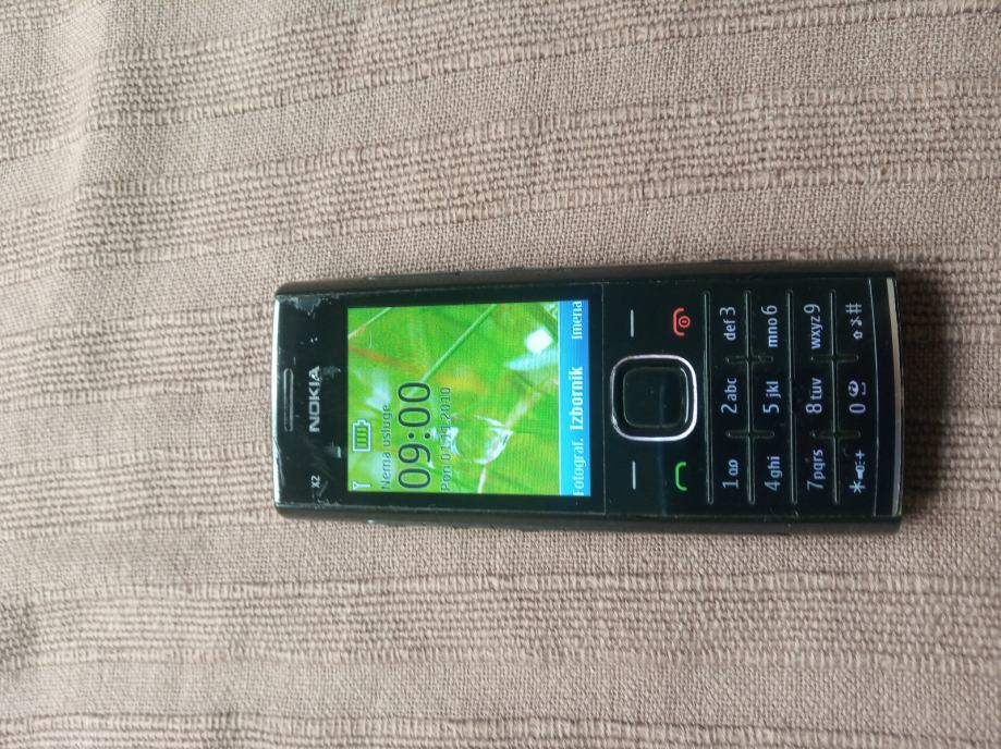 Nokia X2-00, sve mreže, bez punjača --crna