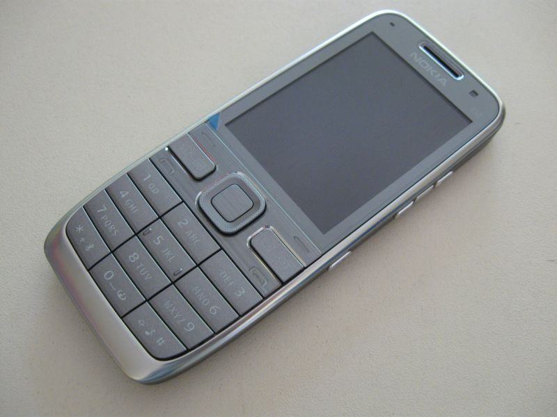 Povoljno: NOKIA E52 Silver