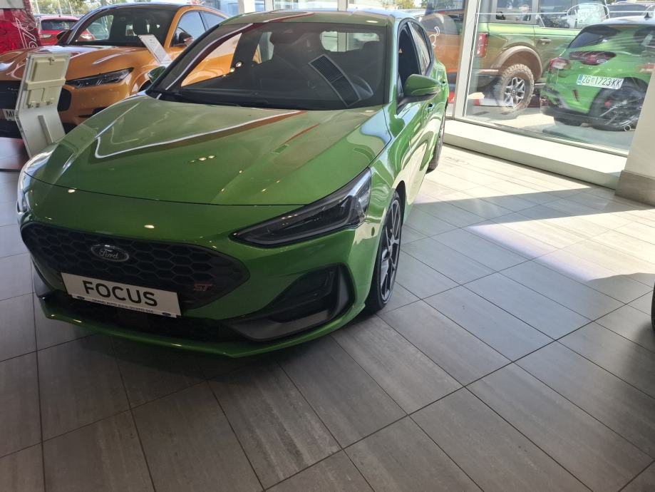 FORD FOCUS ST X 2.3 ECOBOOST 280KS A7 5V