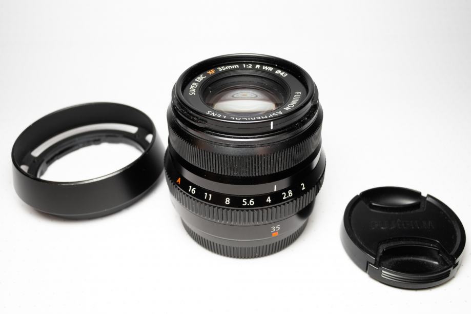 Fujifilm 35mm f/2 R WR + metalno sjenilo