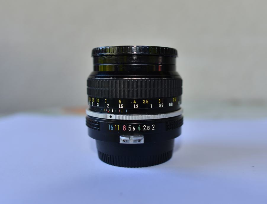 Nikon 50mm F2 MF