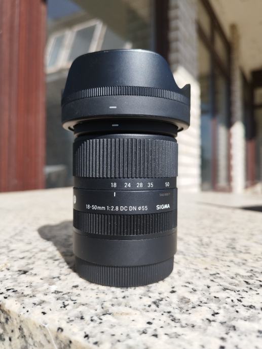 Sigma 18-50mm f/2.8 DC E-mount