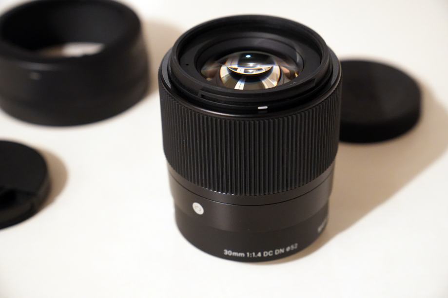 Sigma 30mm f/1.4 DC DN Contemporary Black Sony E-mount prime lens