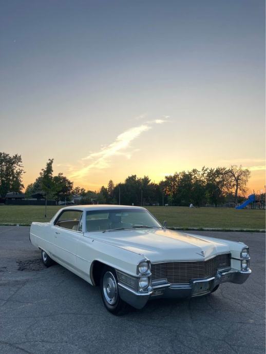 CADILLAC DE VILLE