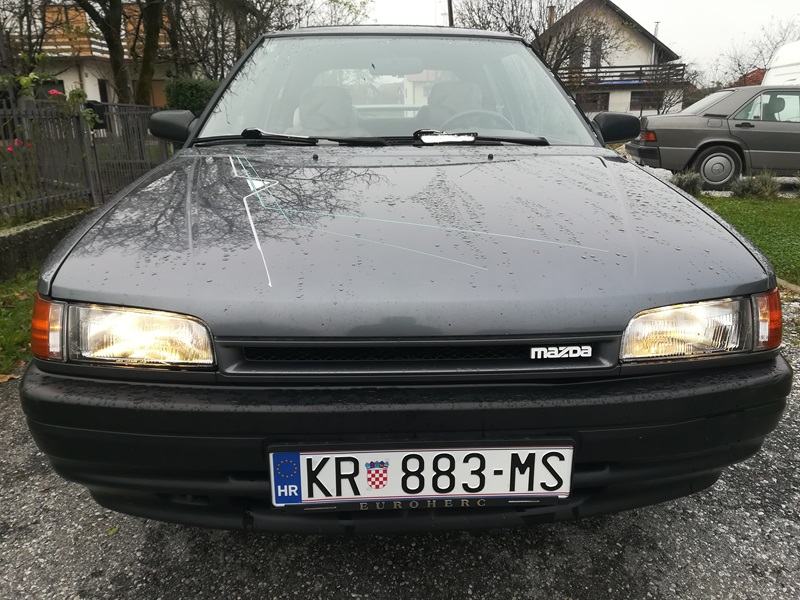 MAZDA 323  1.4