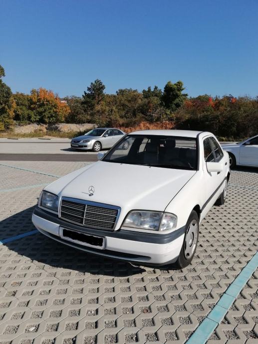 Mercedes C200